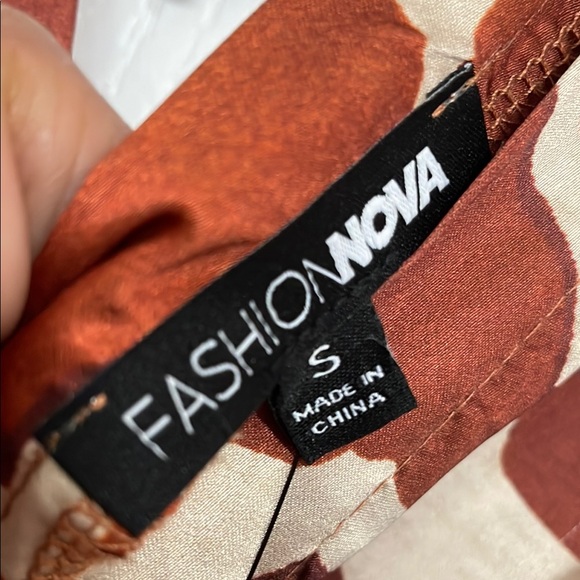 NWT Fashion Nova Brown and Cream Patterned Dress - Picture 2 of 9